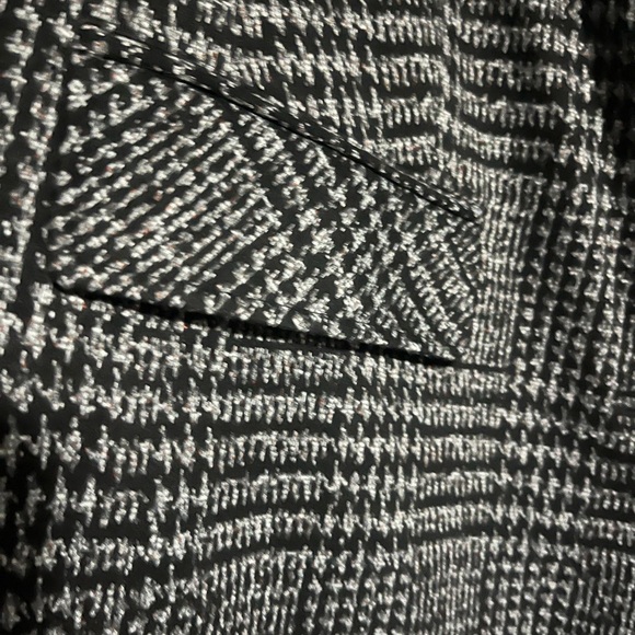 Blazer - Picture 4 of 4